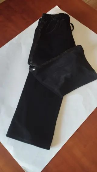 Pantalón chándal Zara negro lentejuelas