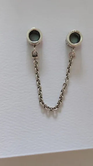 Cadena seguridad Pandora.