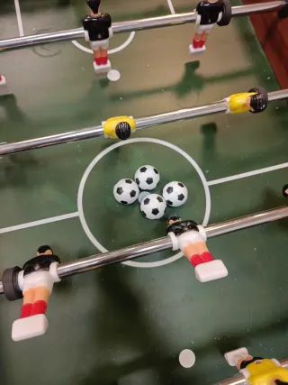 Futbolín de madera