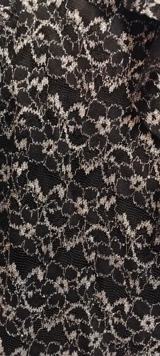 Blusa cruzada de encaje