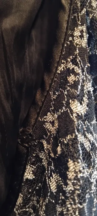 Blusa cruzada de encaje