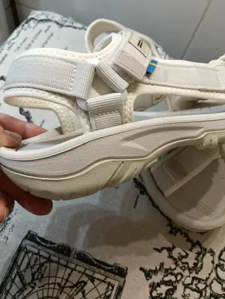 Sandalias Beige y Blancas