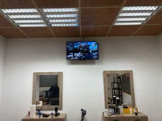 Mobiliario de barbería completo