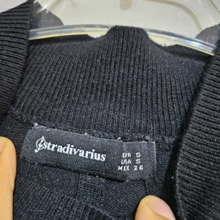 Camiseta manga larga Stradivarius negra