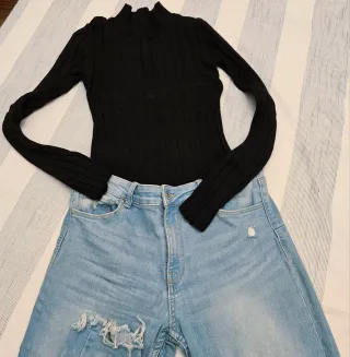 Camiseta manga larga Stradivarius negra