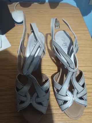 Sandalias Pitillos Beige/Plata Talla 36