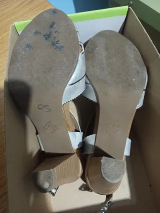 Sandalias Pitillos Beige/Plata Talla 36