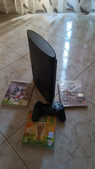 PlayStation 3 Super Slim 500GBhen