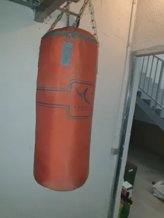 Saco de boxeo naranja