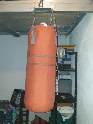 Saco de boxeo naranja