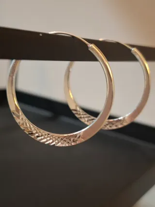 Pendientes Aros Plata con Diseño. 4 cm.