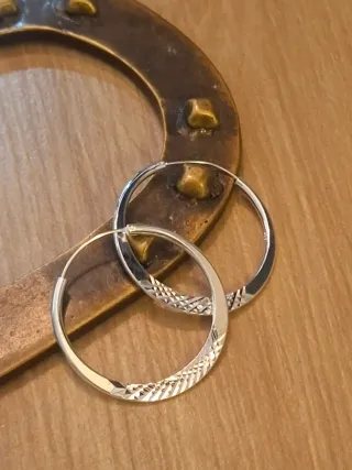 Pendientes Aros Plata con Diseño. 4 cm.