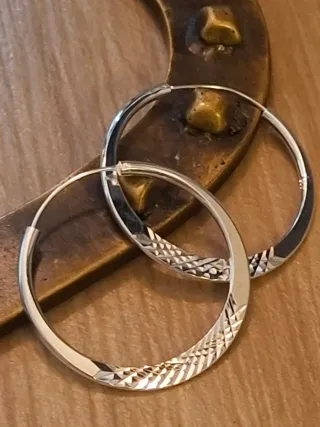 Pendientes Aros Plata con Diseño. 4 cm.