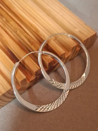 Pendientes Aros Plata con Diseño. 4 cm.