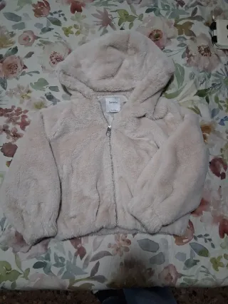 Chaqueta pelo Bershka beige