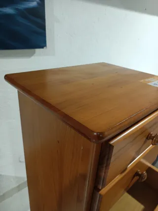 Sinfonier de pino con 7 cajones