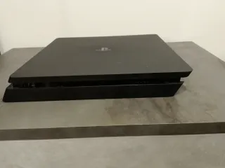 PS4 Slim + 14 Giochi + Joystick