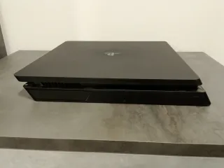 PS4 Slim + 14 Giochi + Joystick