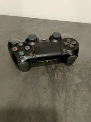 PS4 Slim + 14 Giochi + Joystick