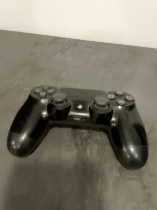 PS4 Slim + 14 Giochi + Joystick