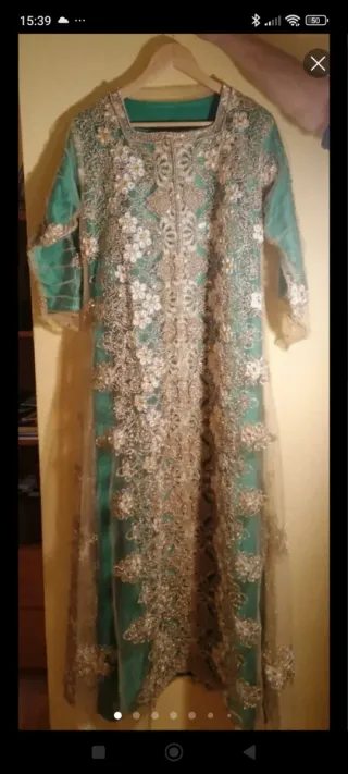 Vestido de fiesta verde y dorado