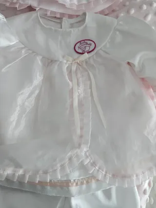 Vestido de bautizo de muñeca