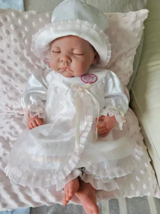 Vestido de bautizo de muñeca