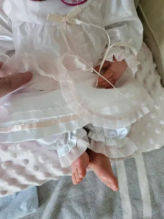 Vestido de bautizo de muñeca