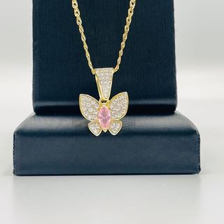 COLGANTE MARIPOSA PEQUEÑA PIEDRA ROSA 18K