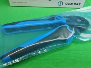 Alicates Cembre ZKE616N para terminales