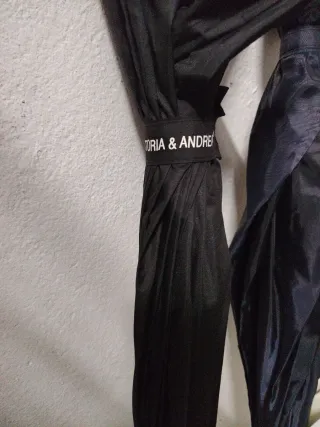 2 Paraguas Grandes Negros Seminuevos