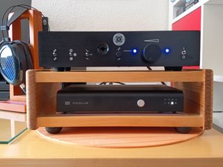 Soporte de madera para HI-FI de escritorio -  DIY