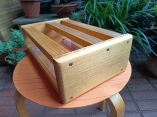 Soporte de madera para HI-FI de escritorio -  DIY