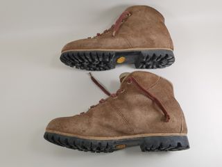 Botas Montaña TIPO Boreal Talla 42 Vibram