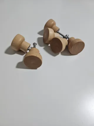 Tiradores madera para cómodas y mesillas