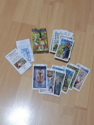 Colección de 9 mazos de Tarot y Oráculo