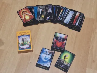 Colección de 9 mazos de Tarot y Oráculo