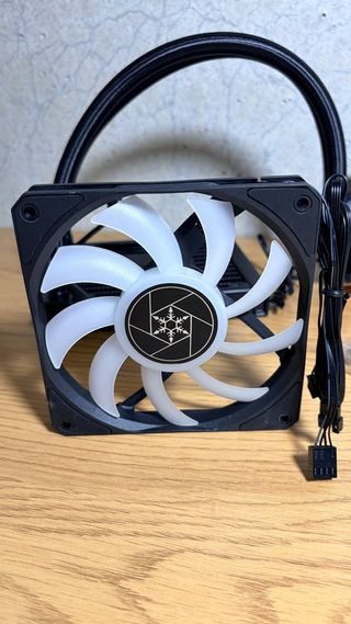 SilverStone VIDA 120 Slim – Refrigeración líquida