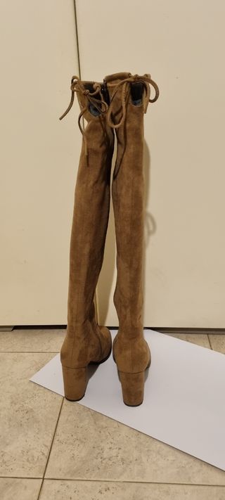 Stivali alti sopra il ginocchio marroni