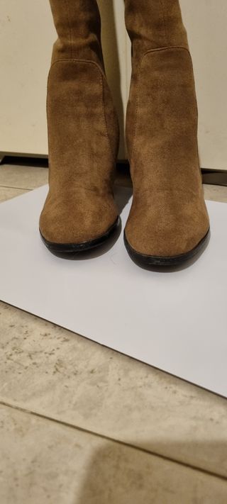 Stivali alti sopra il ginocchio marroni