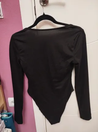 Body negro manga larga escote cuadrado