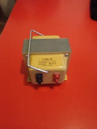 Autotransformador LOYJE 750 VA