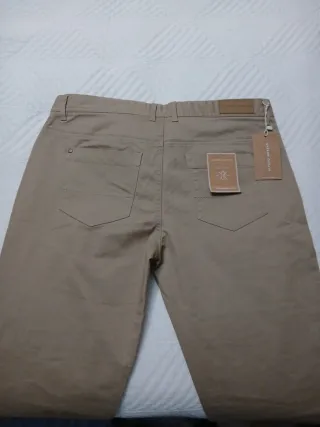 Pantalón chino ÁLVARO MORENO Talla 42.