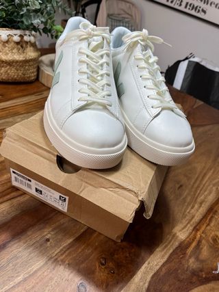 Zapatillas Veja Talla 45 Blancas y Verdes