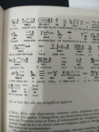 Dioses, tumbas y sabios