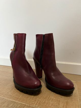 Botines de tacón burdeos