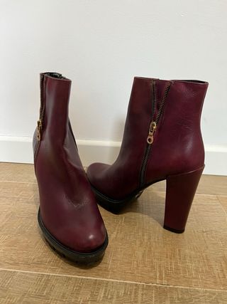 Botines de tacón burdeos