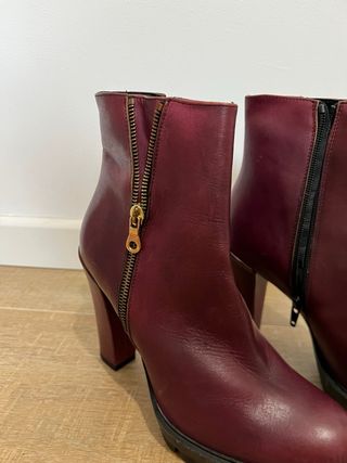 Botines de tacón burdeos