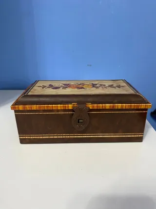 Scatola in latta stile Sorrentino