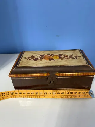 Scatola in latta stile Sorrentino